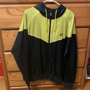 Nike Sportswear Hoodie. XXL. Black and Yellow